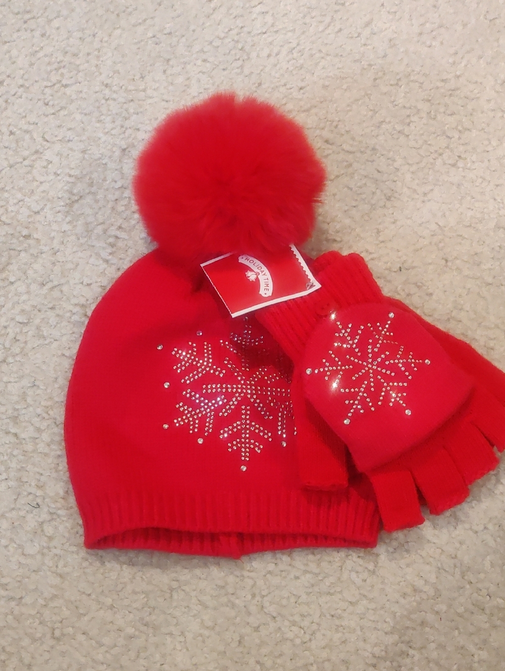 New! Rhinestones & Pearl Red Knit Beanie and Glove Set Pom Pom Open Finger Text